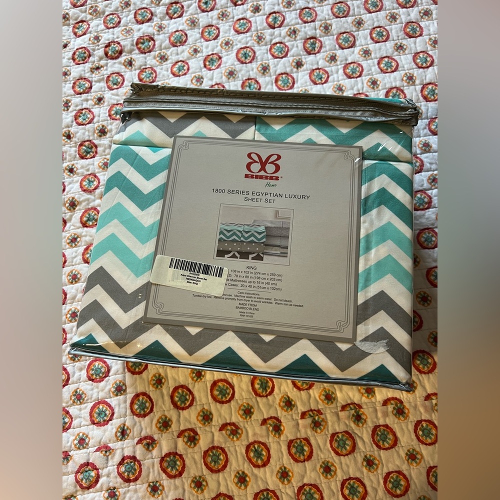 New Bibb Home 1800 Thread Egyptian Chevron King Bed Sheet Set